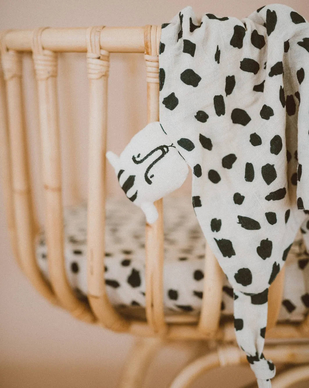 Leo Snuggle Blanket - Spots Dots